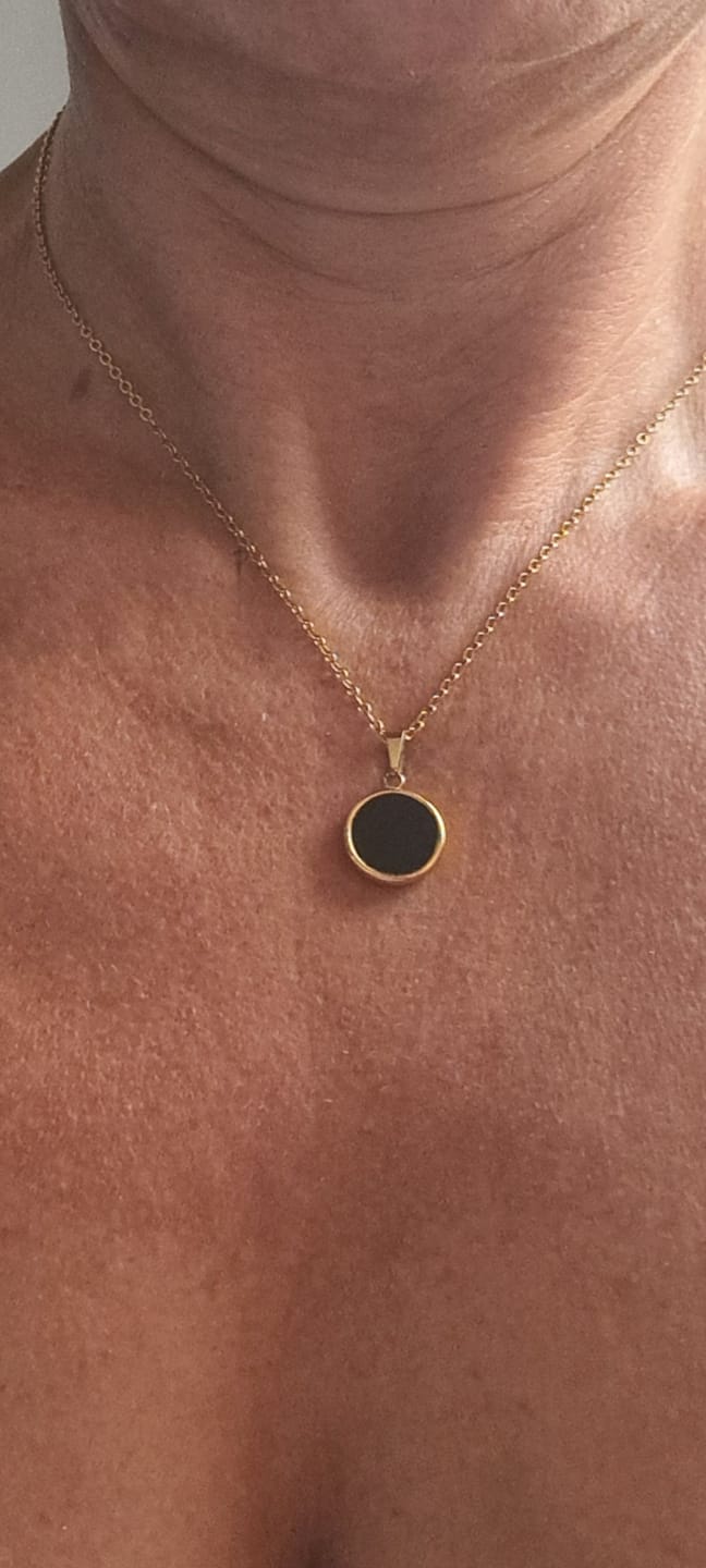 Customer photo review of Obsidian Halskette - Kreismedallion