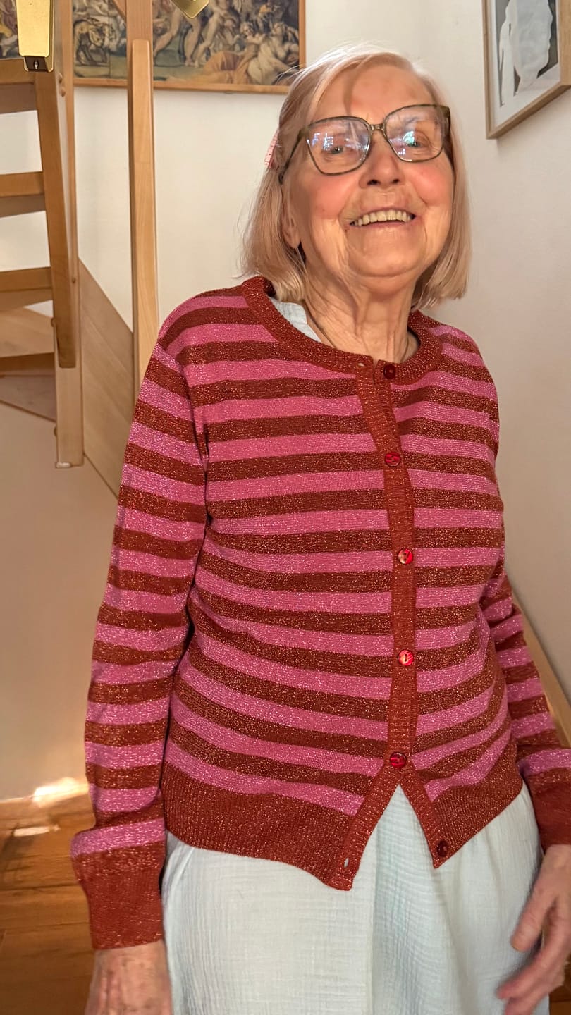 Customer photo review of Strickjacke - Danesaga Glitter Cardigan Chili/Soft Cherry