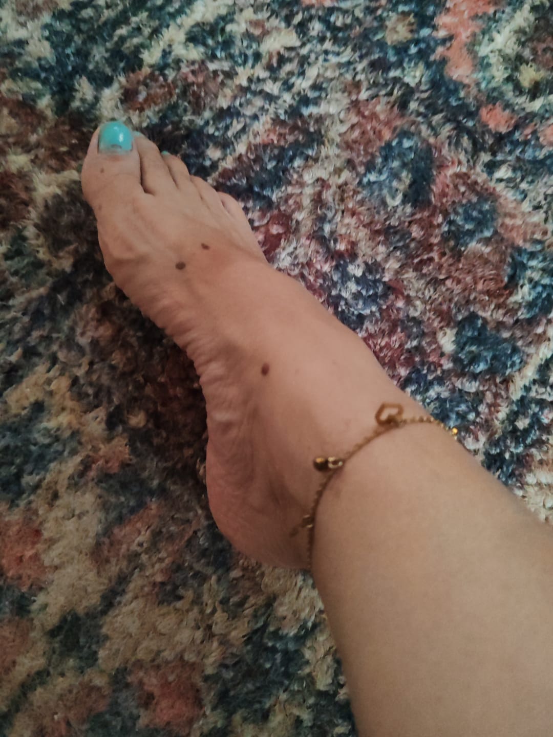Customer photo review of Heart & Crystal Anklet