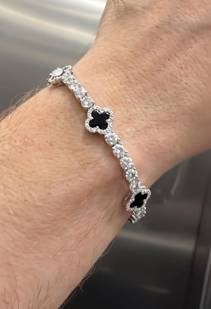 Customer photo review of GL Black Onyx Clover 925 Silver Moissanite 3mm 5mm Tennis Chain