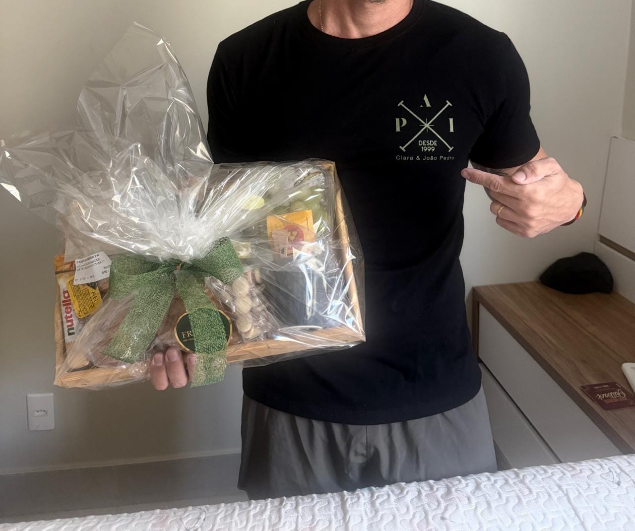 Customer photo review of Camiseta Personalizada FAMÍLIA MINIMALISTA (PAI, AVÔ, MÃE, TIO) - Algodão 100%