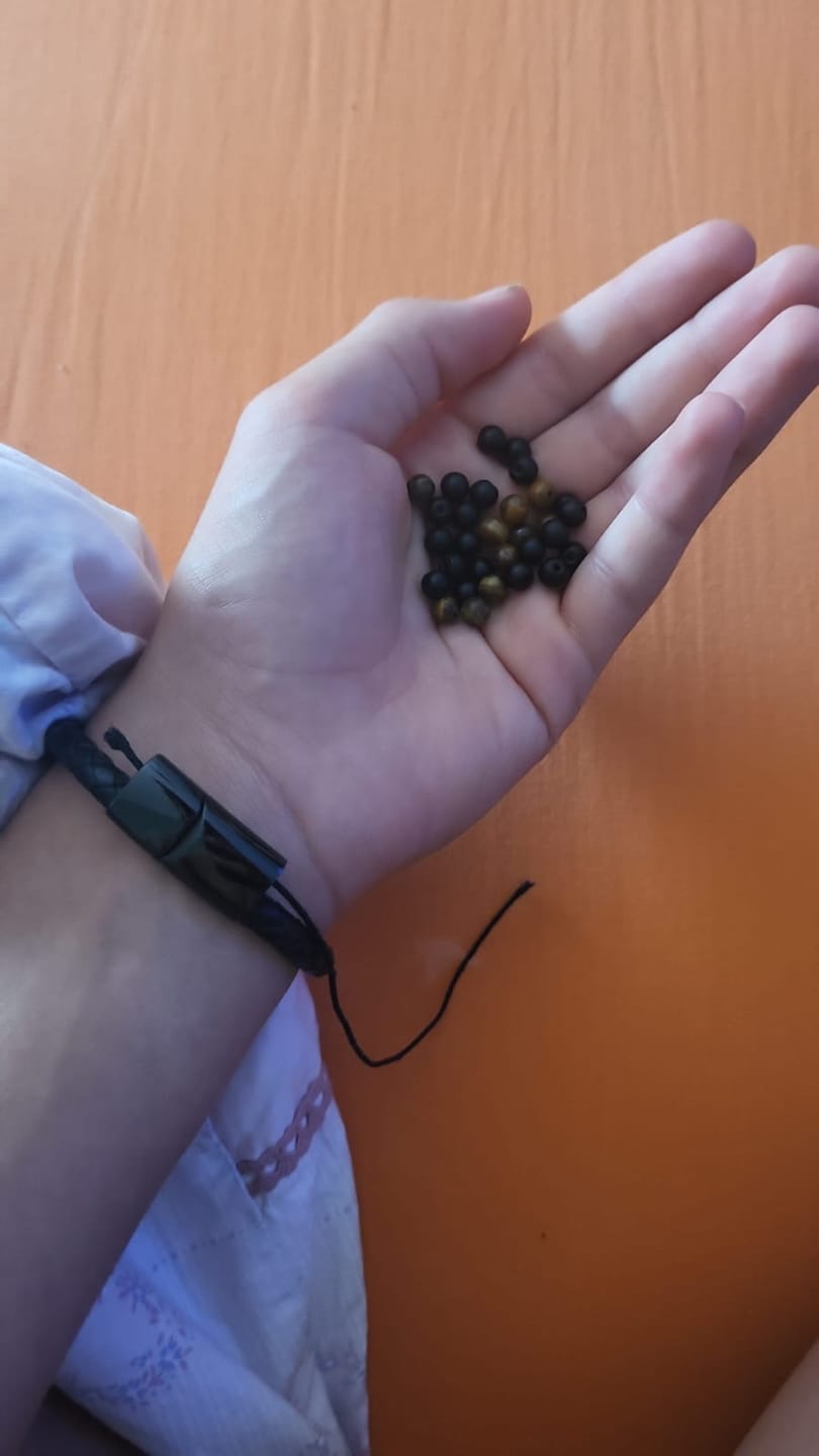 Customer photo review of Schild des Sohnes – Tigeraugen-Armband