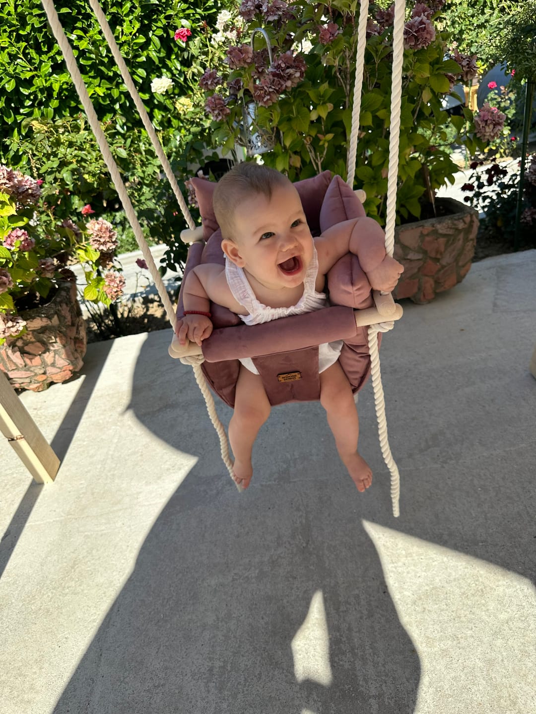 Customer photo review of Luxury Violet Pink - Ručno rađena ljuljaška za bebe