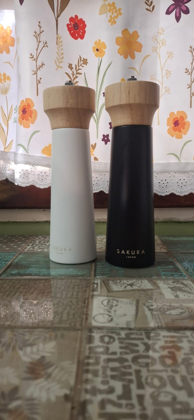 Customer photo review of Set Salt & Pepper Sakura Majestic - Molinillo Pimienta Y Sal De Madera Premium 20 Cm