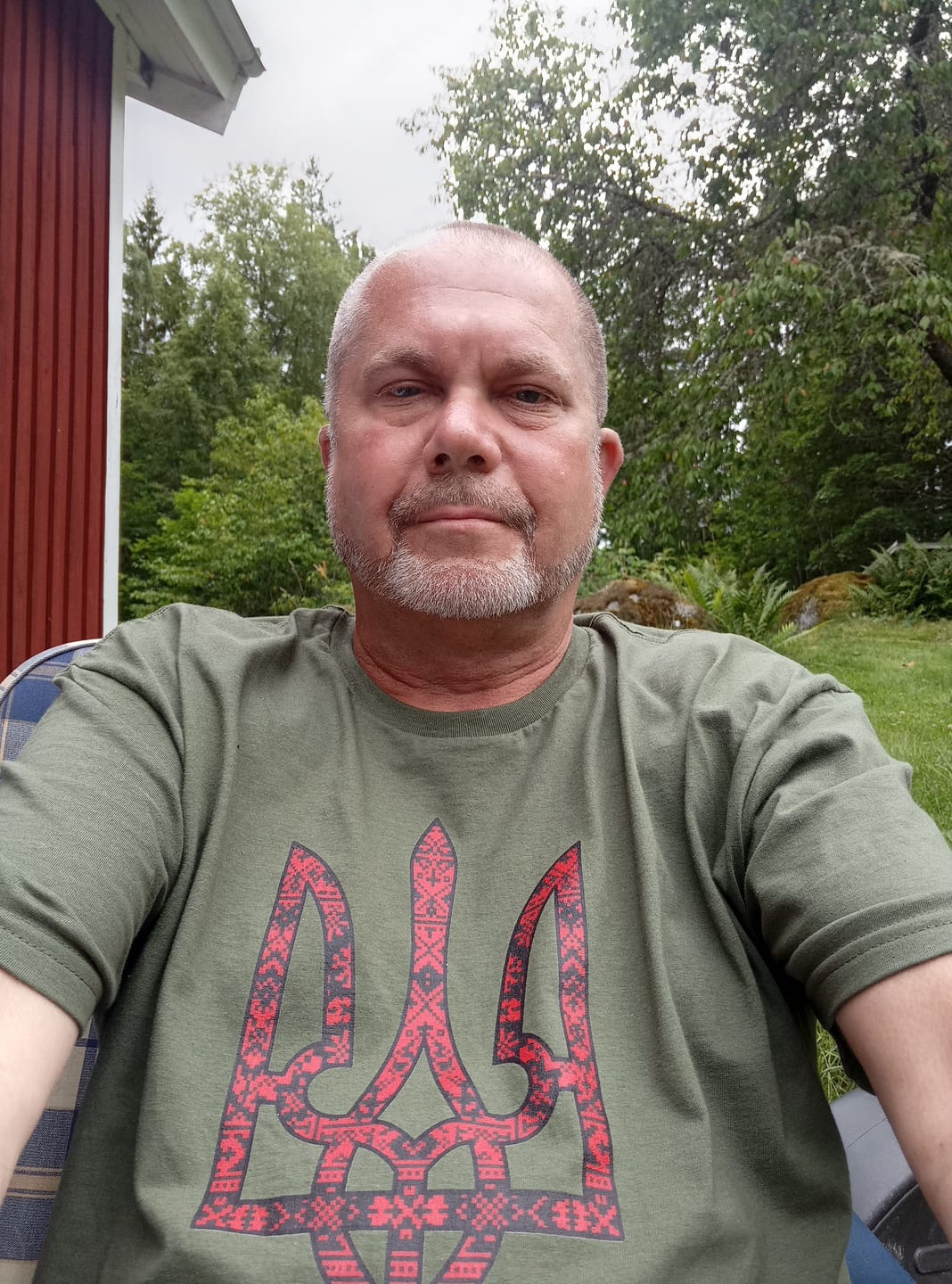 Customer photo review of Red & Black Tryzub T-Shirt