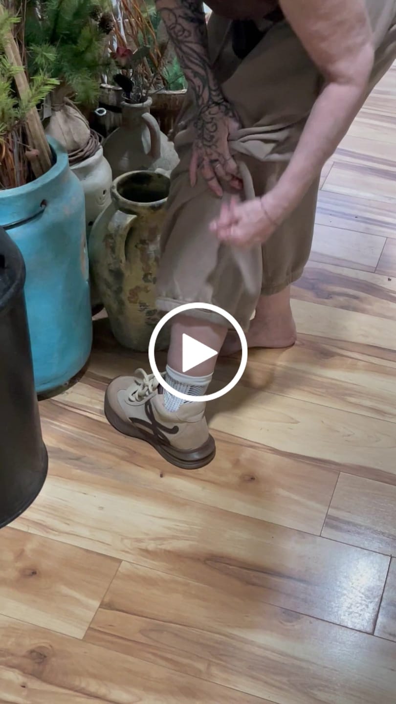 Customer video review of Women Vintage Leather Spliced Platform Shoes