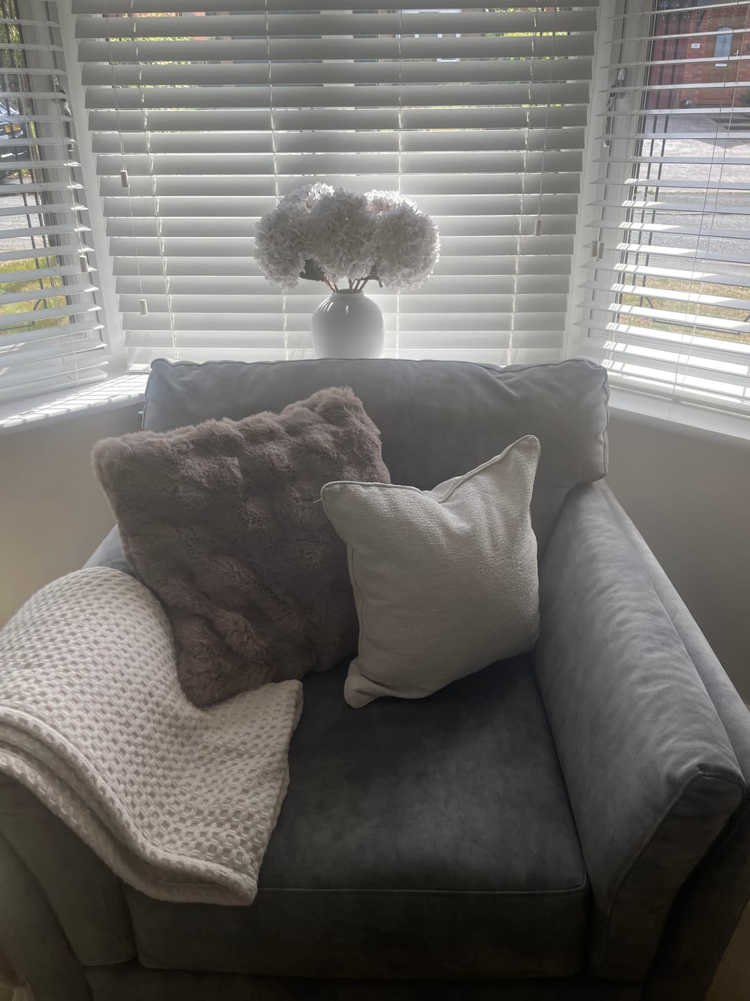 Customer photo review of Large Faux Hydrangea - White (5 Stems)