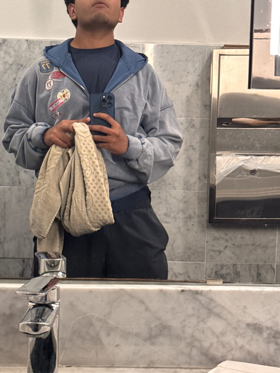 Customer photo review of Aelfric Eden Badge Boxy Zip Up Hoodie