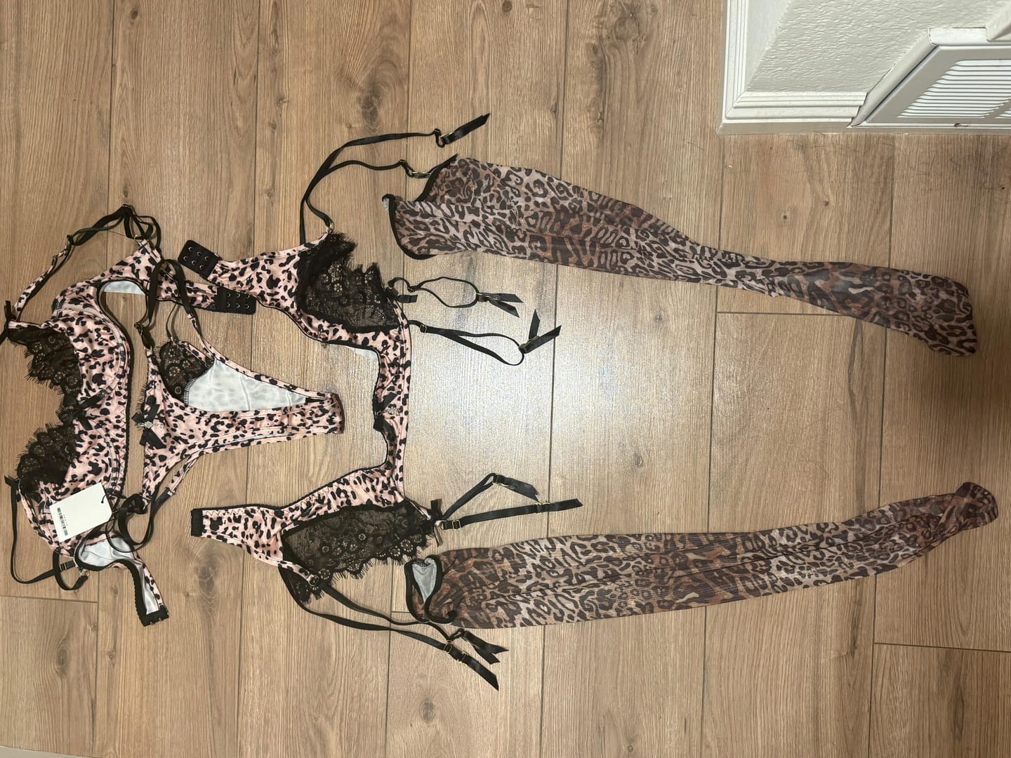Customer photo review of Leopard Print Lace Trim Lingerie Set