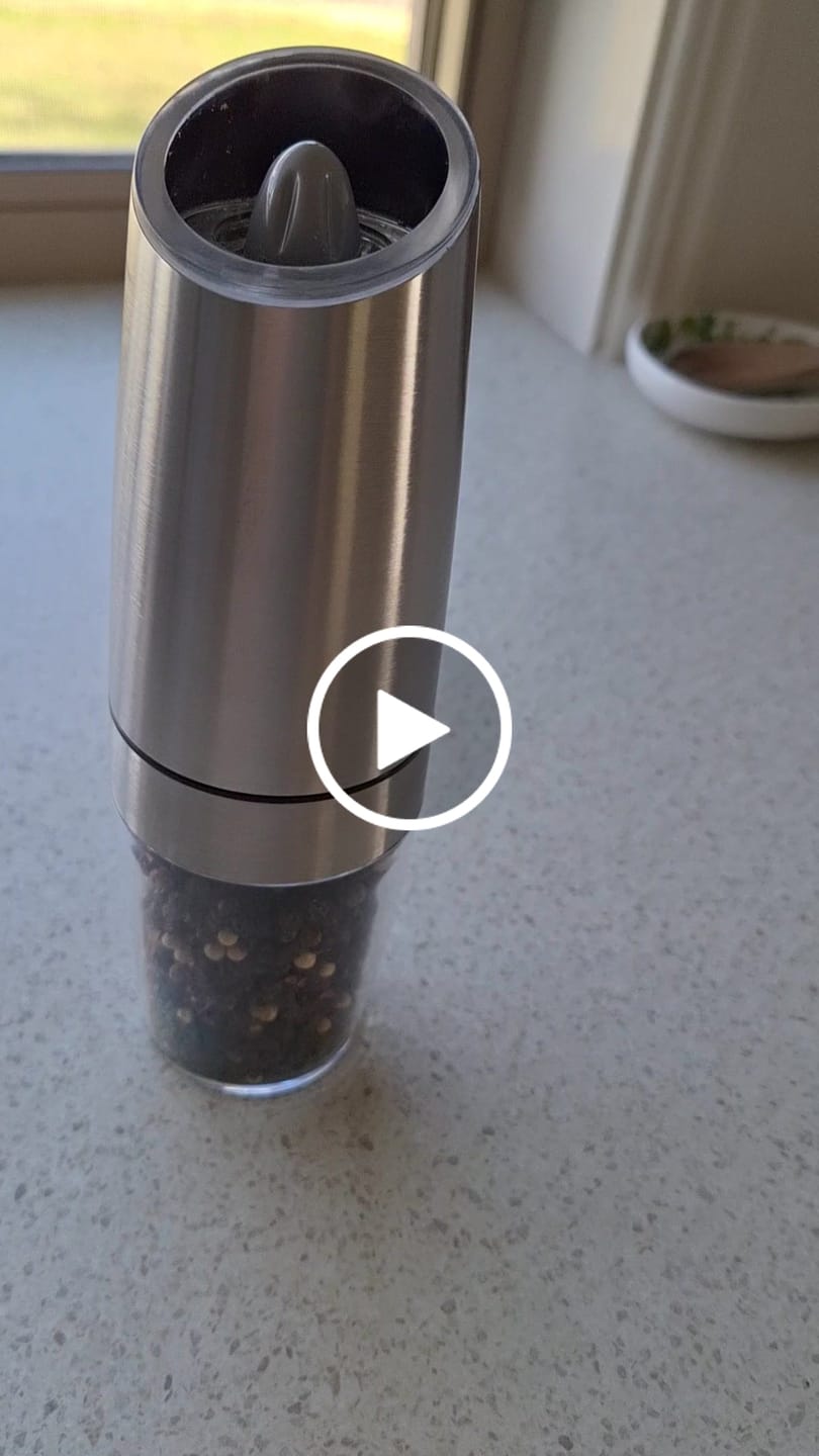 Customer video review of Automatic Salt & Pepper Grinder Set