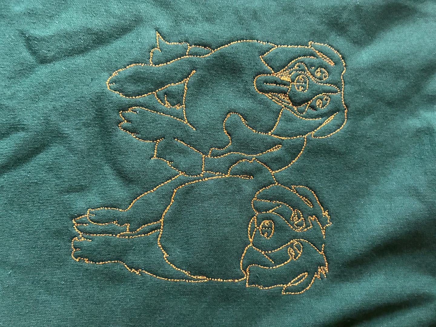 Customer photo review of Personalisierter & bestickter Hoodie mit Foto-Stickerei (Line-Art Stil)