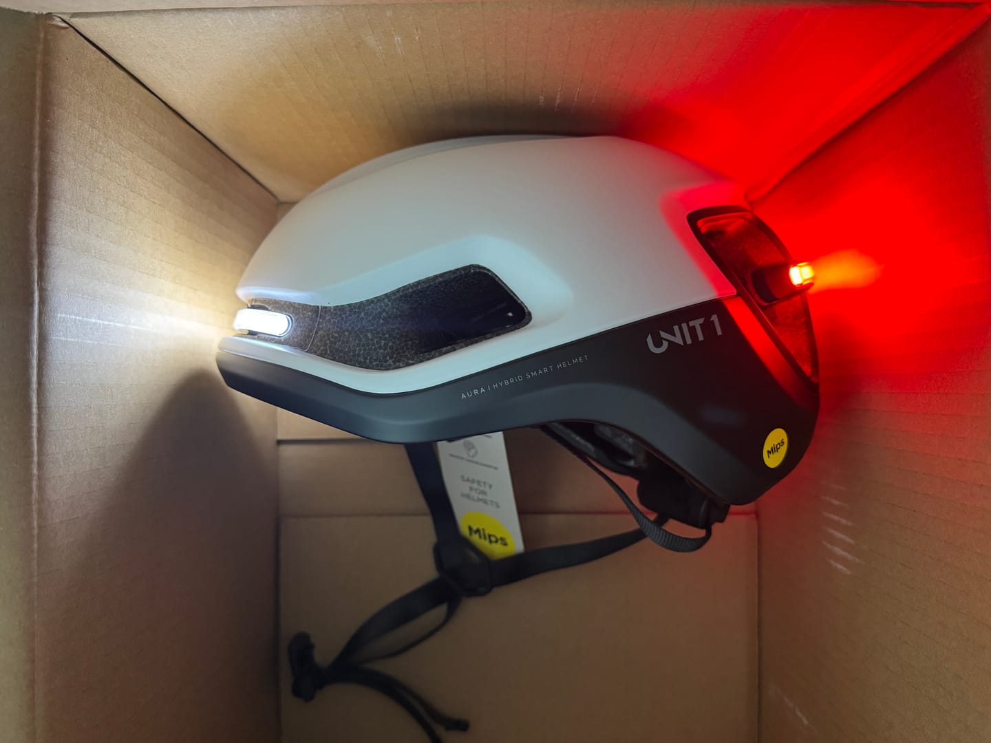 Recensione con foto di un cliente su AURA