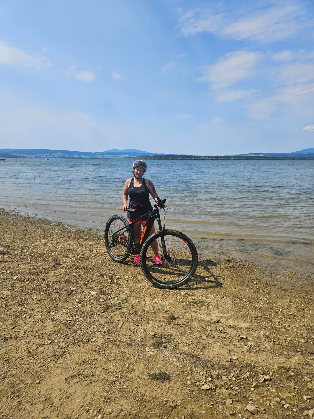 Customer photo review of Kask Rowerowy Dla Dorosłych z Goglami Zmieniającymi Kolor -TT-36