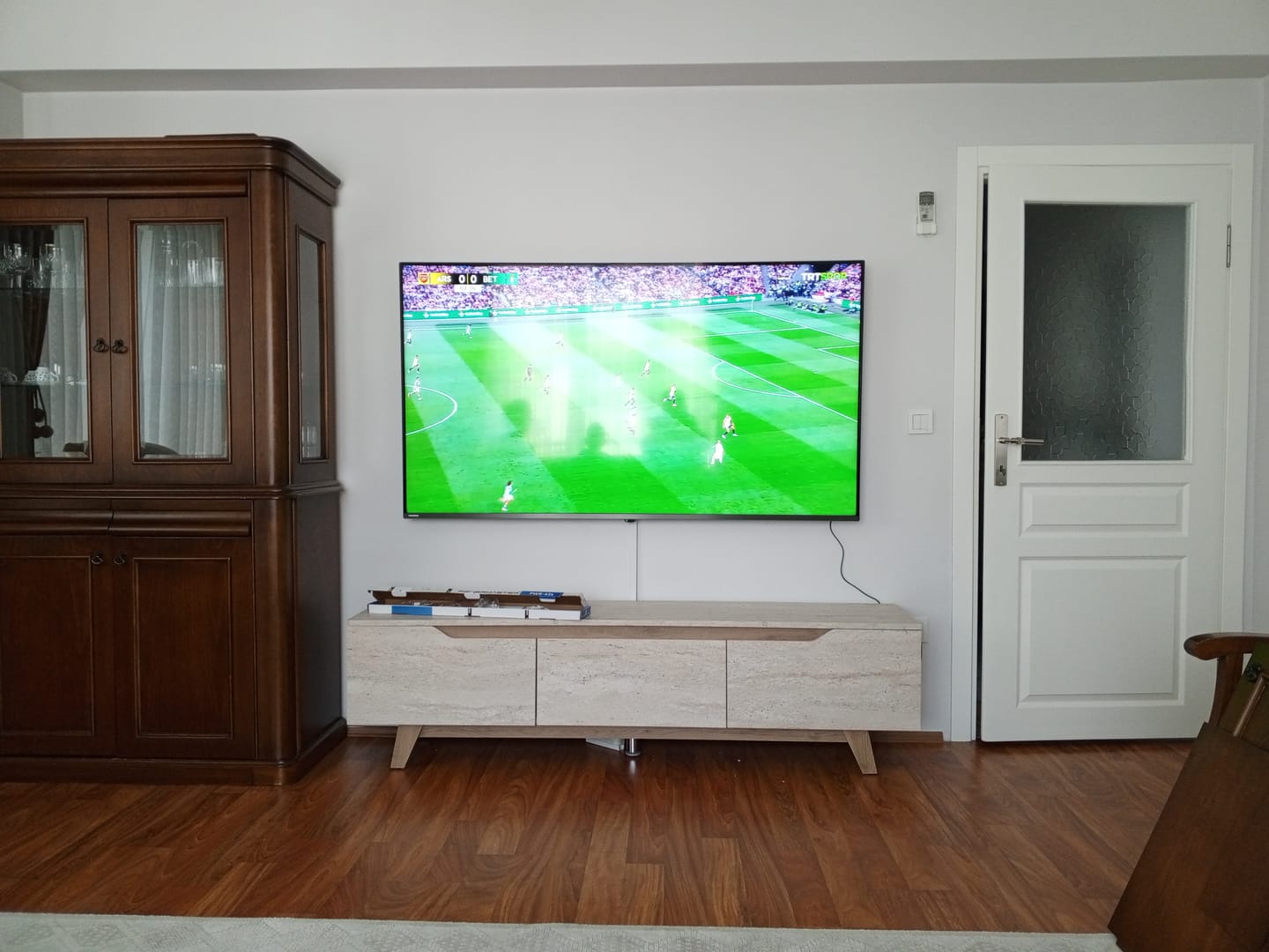 Customer photo review of Rani AA168 Tv Ünitesi Modern Ayaklı Tv Sehpası Traverten - Sepet Ceviz