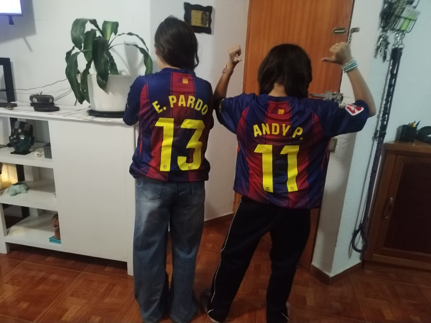 Customer photo review of Barcelona 2025-26 Local Olivia Rodrigo versión fan