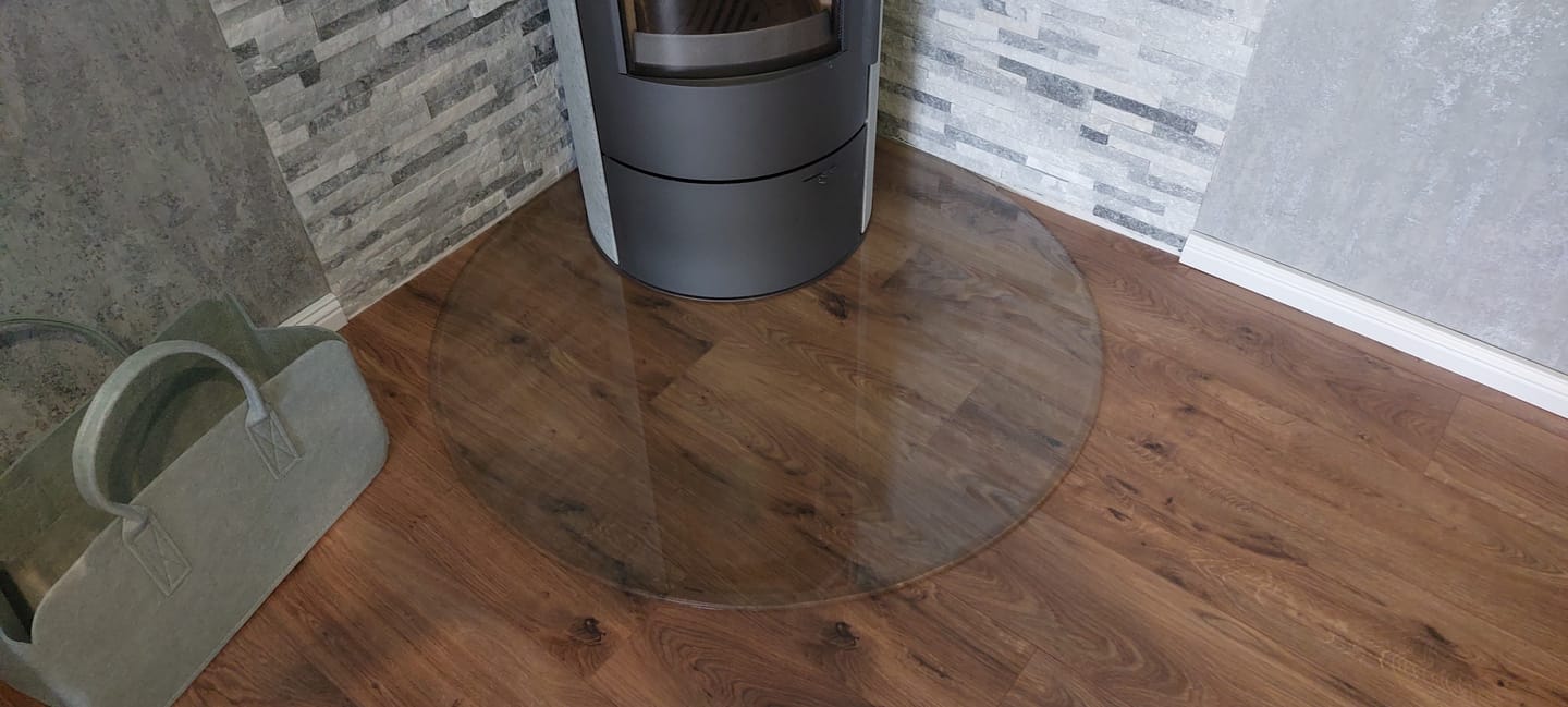 Customer photo review of Glasplatte Kamin, Funkenschutzplatte Glas für Kaminofen - Tropfenbogen