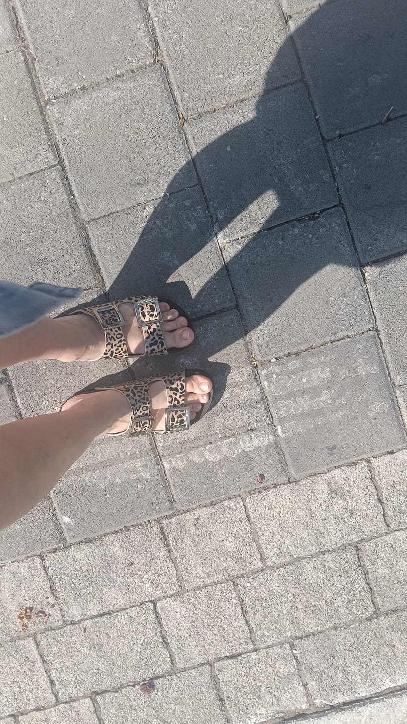 Customer photo review of כפכפי גומי בהדפס מנומר לנשים Partner III Fem