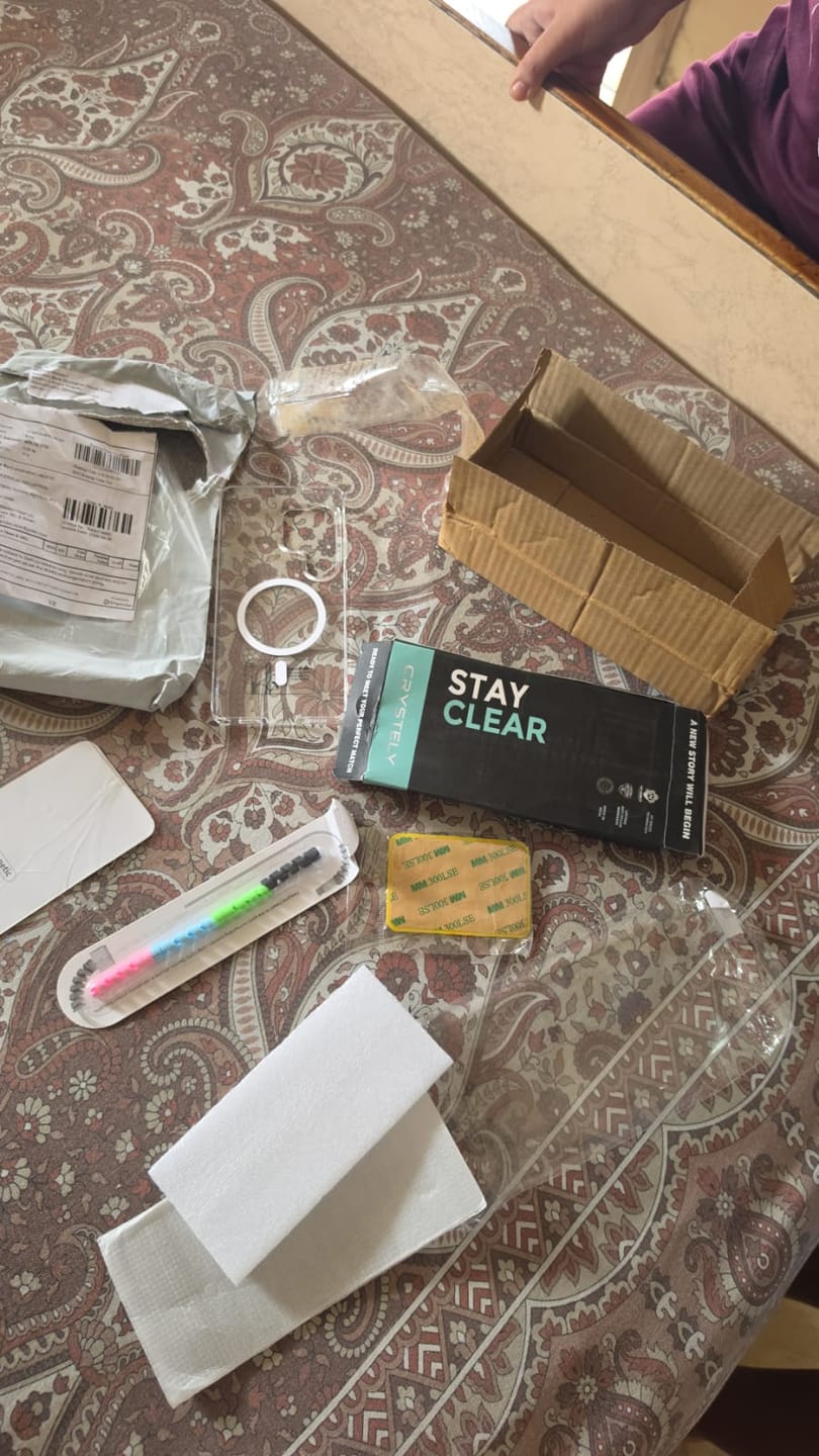 Customer photo review of Samsung Galaxy S24 Ultra - Anti Yellow MagSafe Clear Case