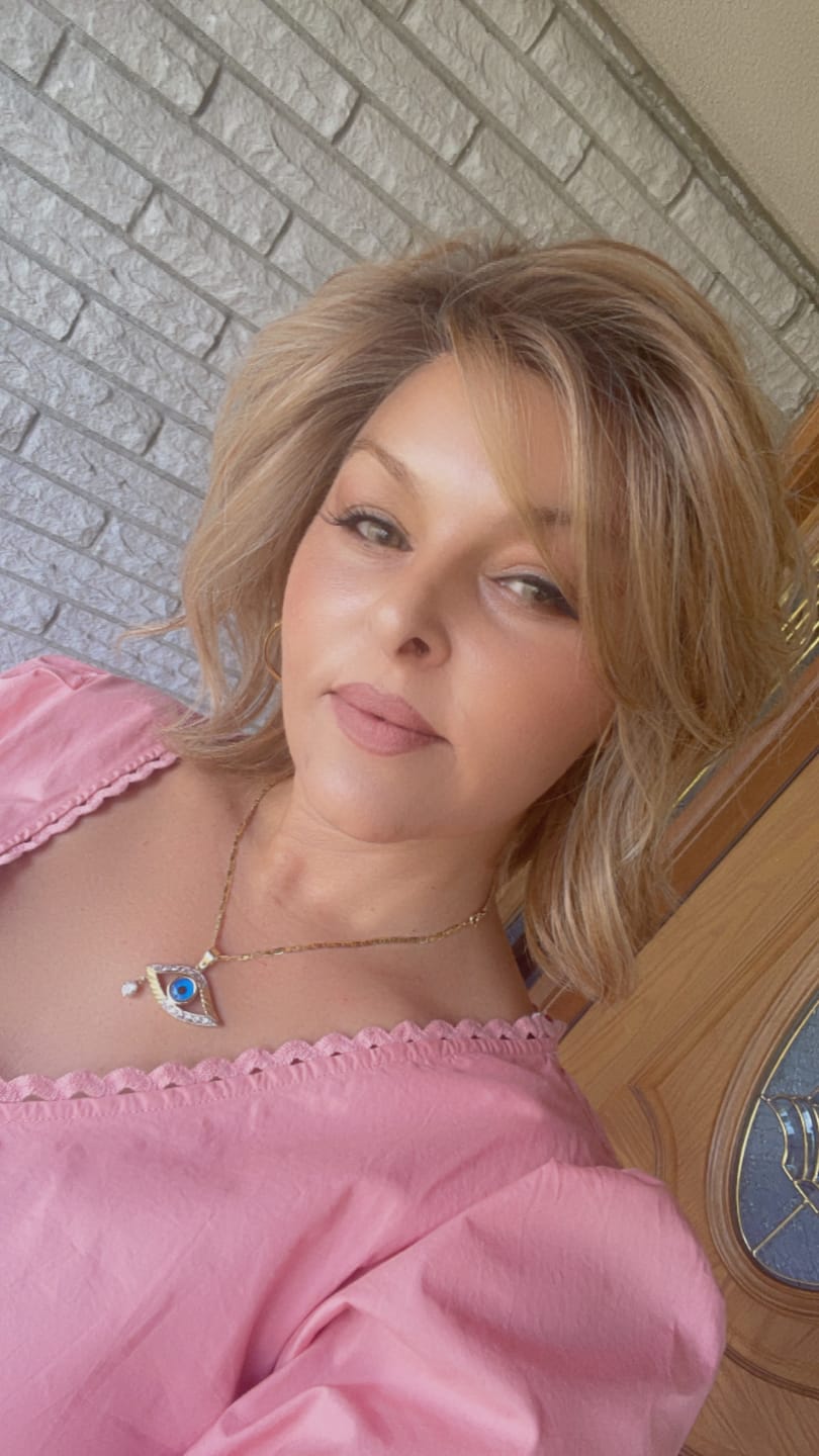 Customer photo review of SOFT EMBRACE - Butternut Blonde