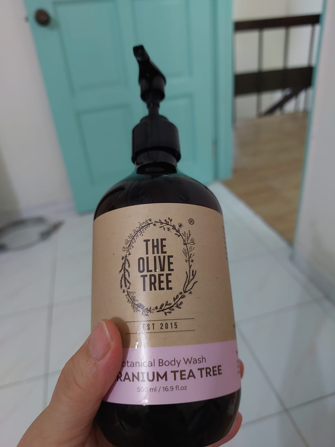Customer photo review of [New] The Olive Tree Geranium Tea Tree Body Wash 500ml