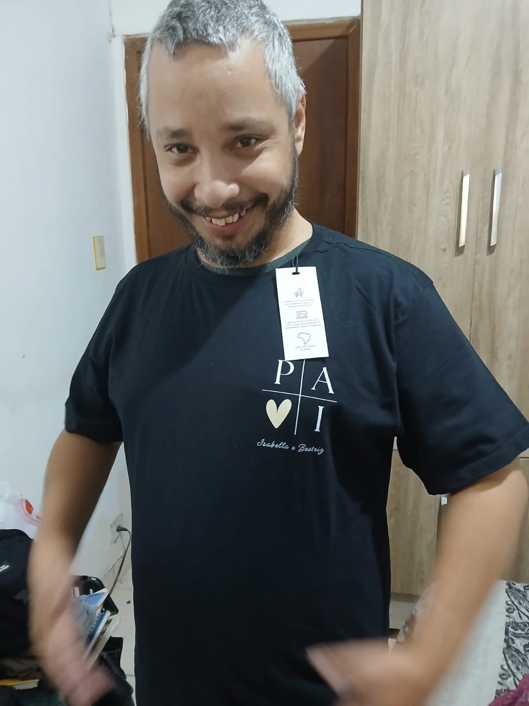 Customer photo review of Camiseta Personalizada PAI MINIMALISTA - 100% Algodão