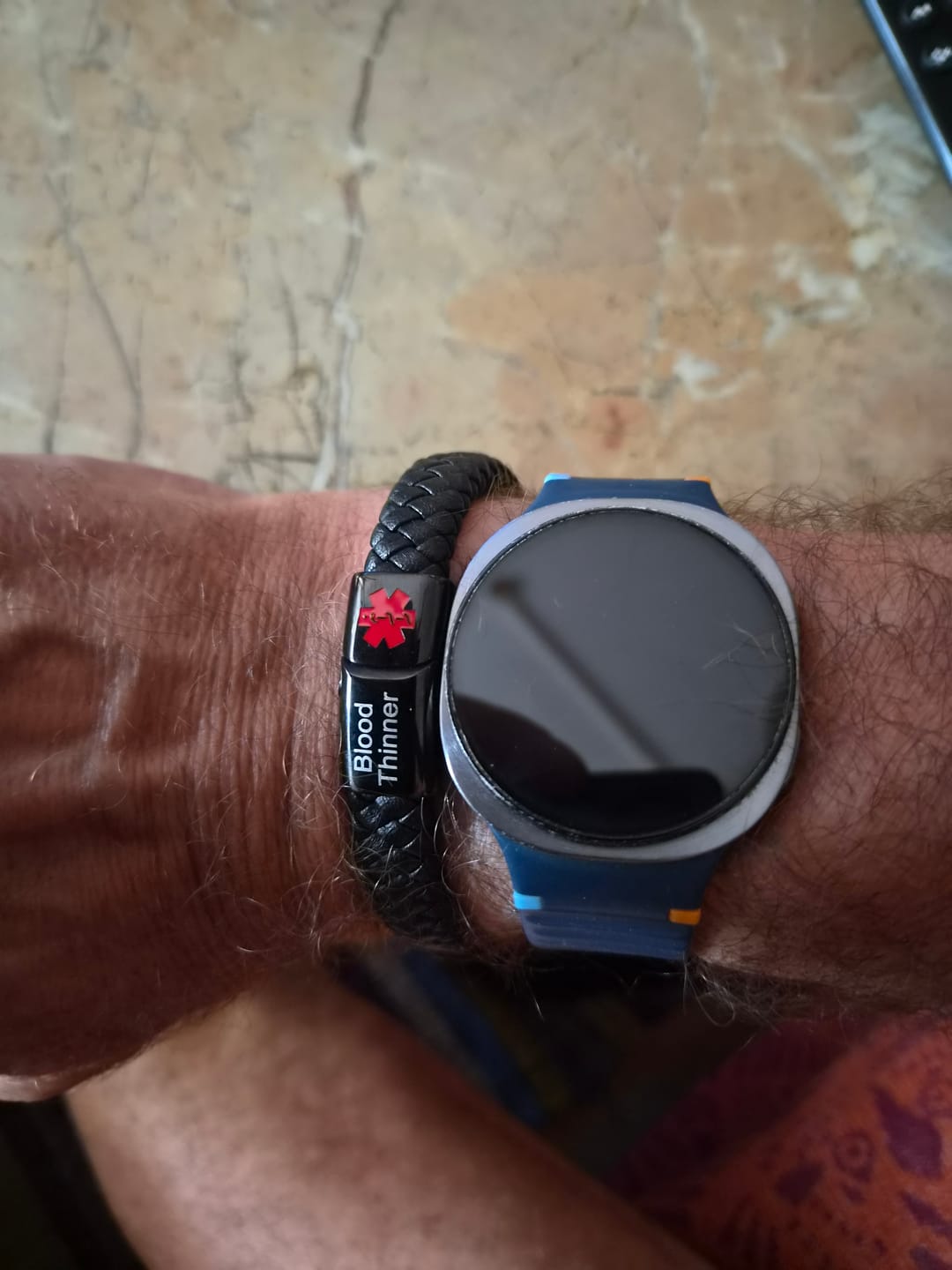 Customer photo review of Medizinisches Notfallarmband
