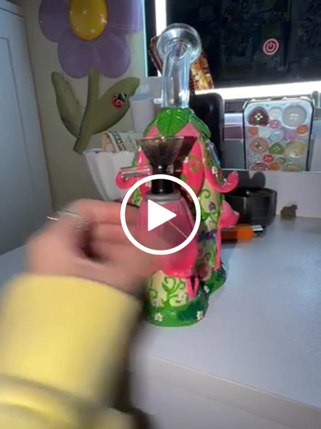 Customer video review of FAIRY HOUSE BONG