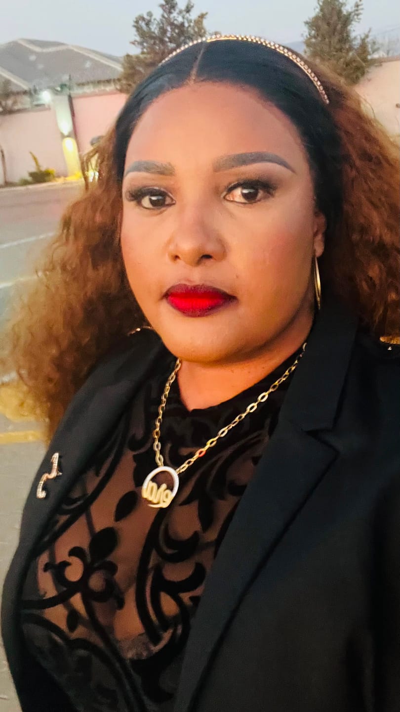 Customer photo review of Gold Muse Necklace