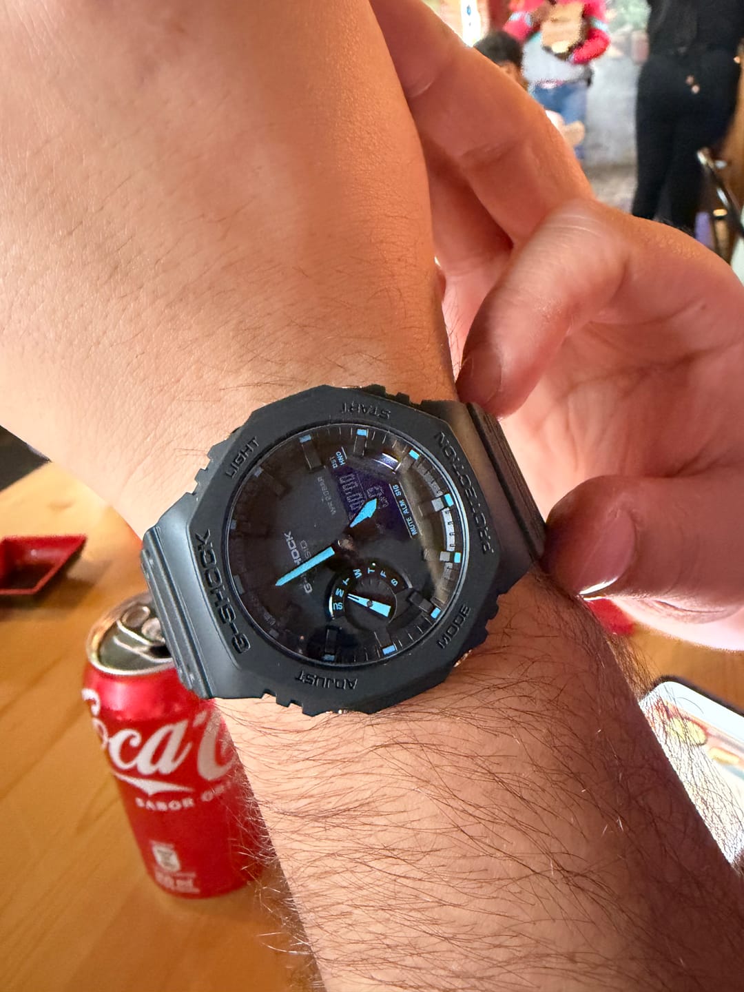 Customer photo review of Reloj Casio G-Shock Royal Oak "Casioak" GA-2100-1A2 NEON ACCENT Negro