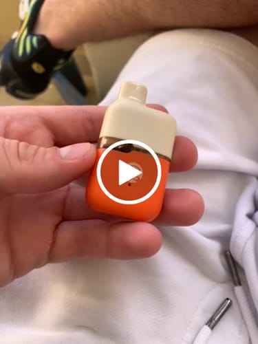 Customer video review of ROLLZ THCA Vape – approx. 800 puffs (90/10) | 2ml
