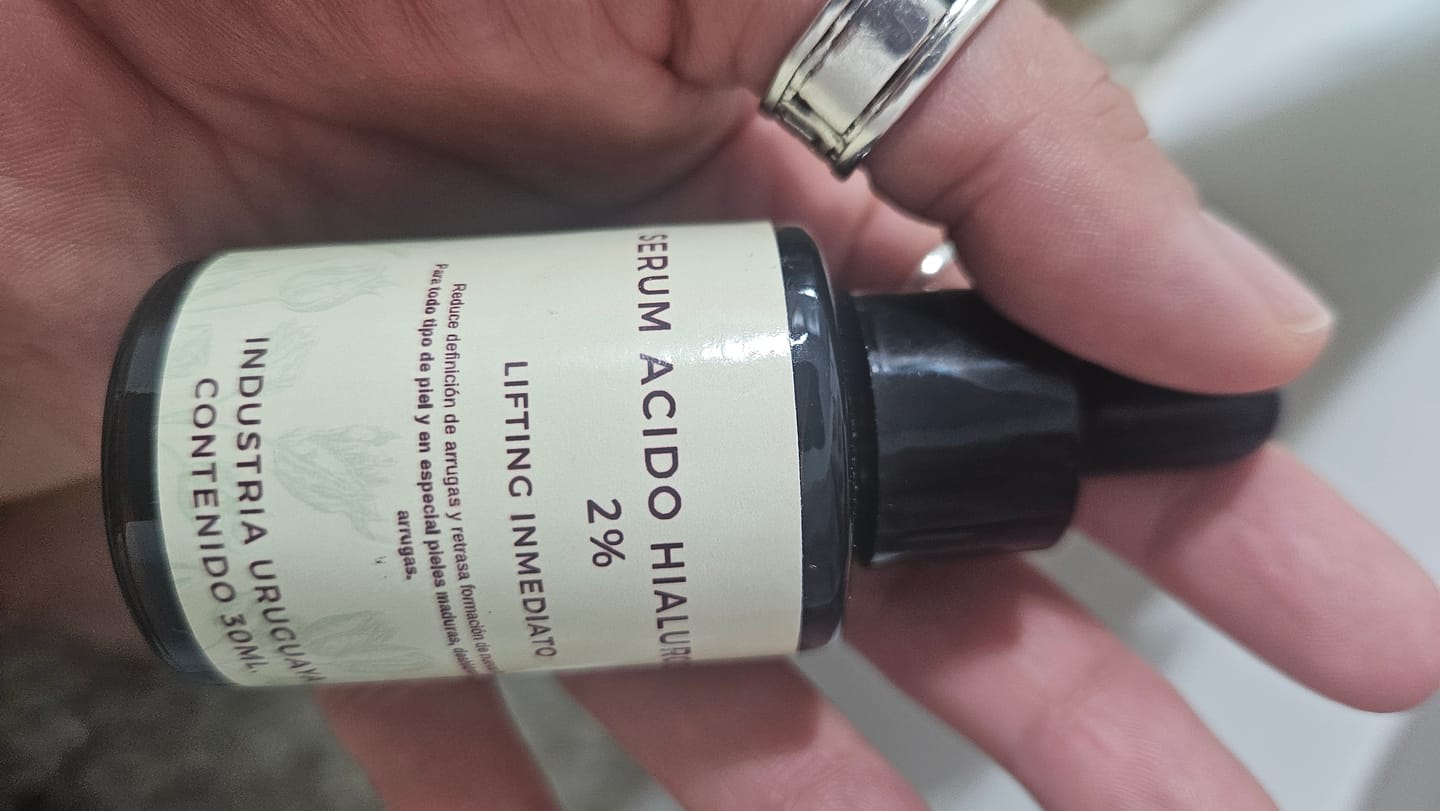 Customer photo review of Serum Ácido Hialurónico 30ml | Hidratación Profunda | AmaiSkin Uruguay