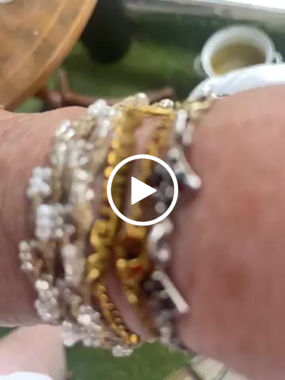 Customer video review of Gepersonaliseerde armband met naam