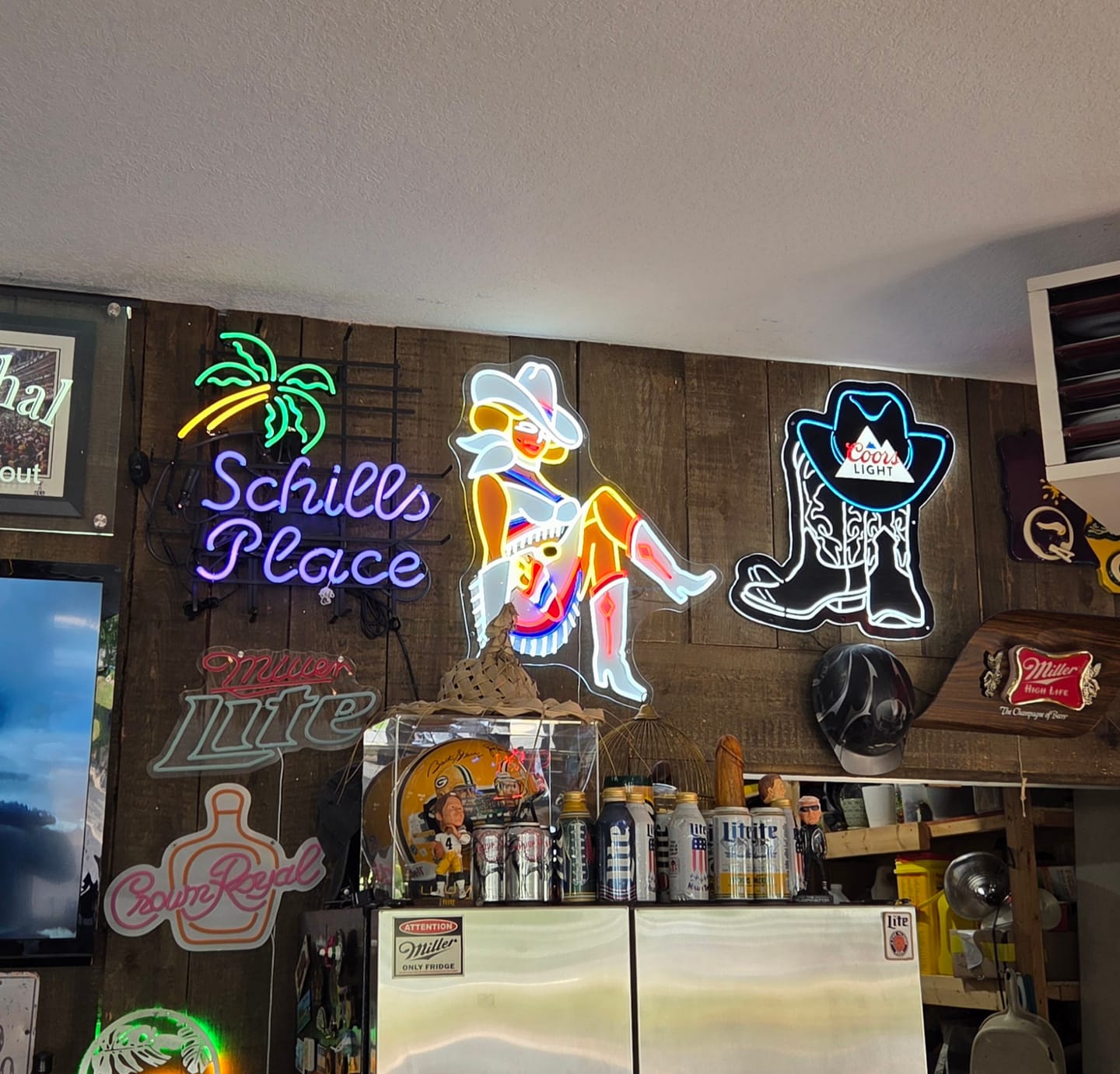 Customer photo review of Vegas Vickie Cowgirl Led Sign Business Neon Sign