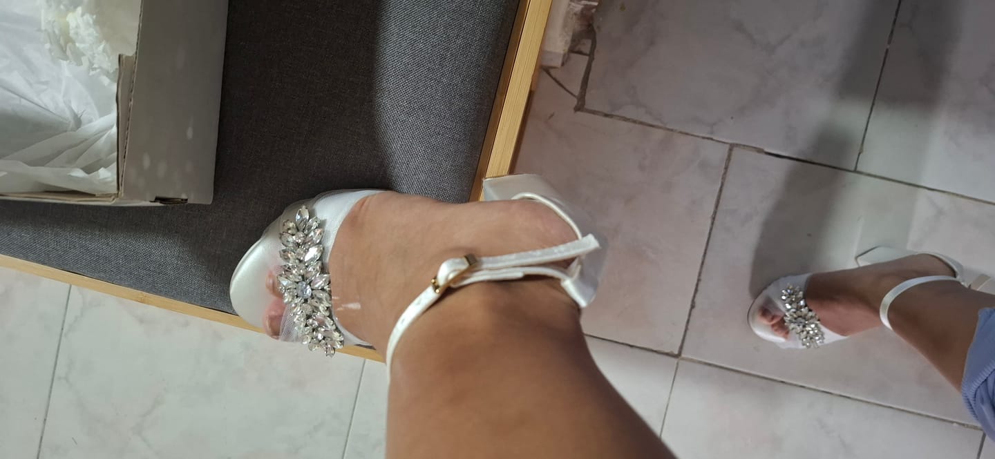 Customer photo review of Zapatilla Norway | Plataforma de novia con cristales