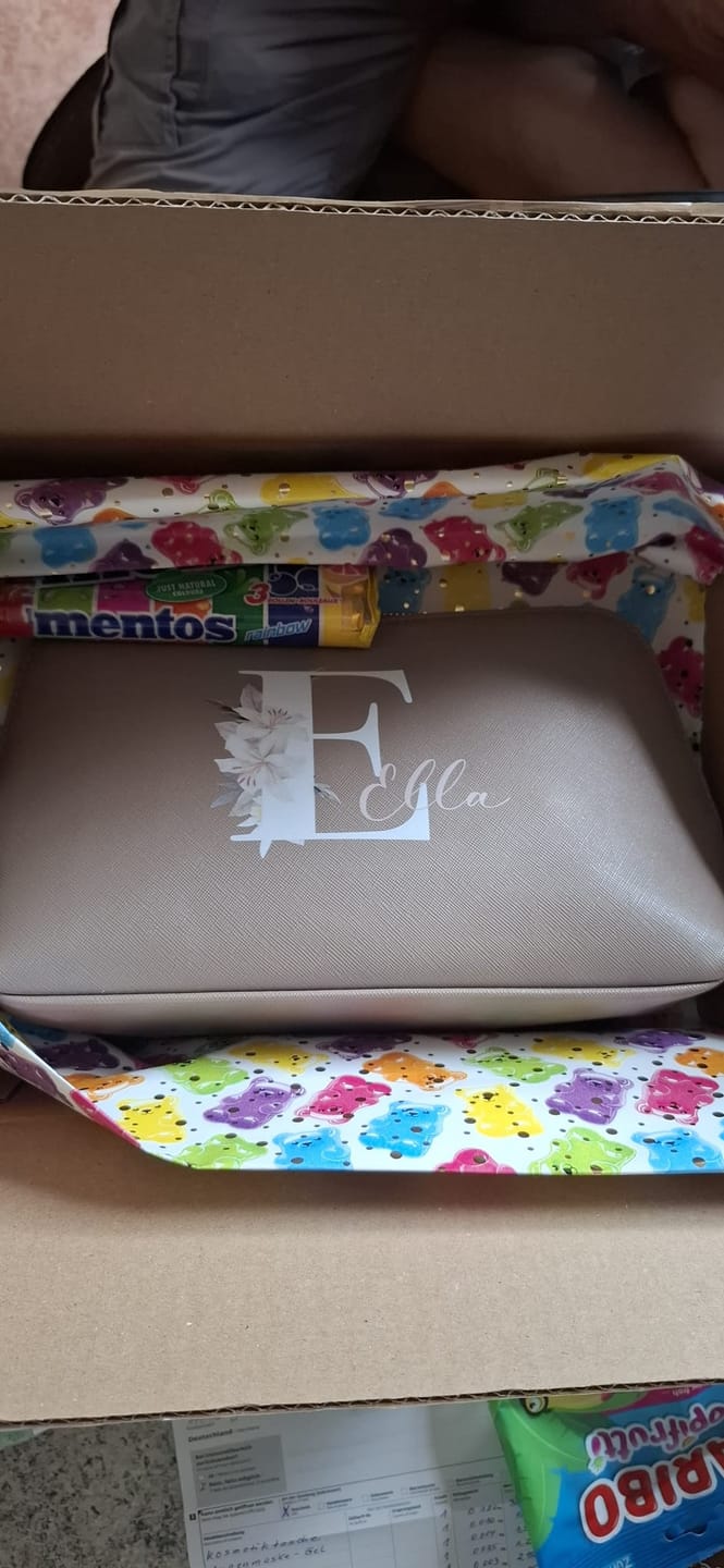 Customer photo review of Deine Initiale - Individuelle PU Kosmetiktasche