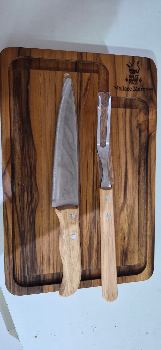 Customer photo review of Kit para Churrasco em Madeira Teca com 3 Peças | Presente Gourmet