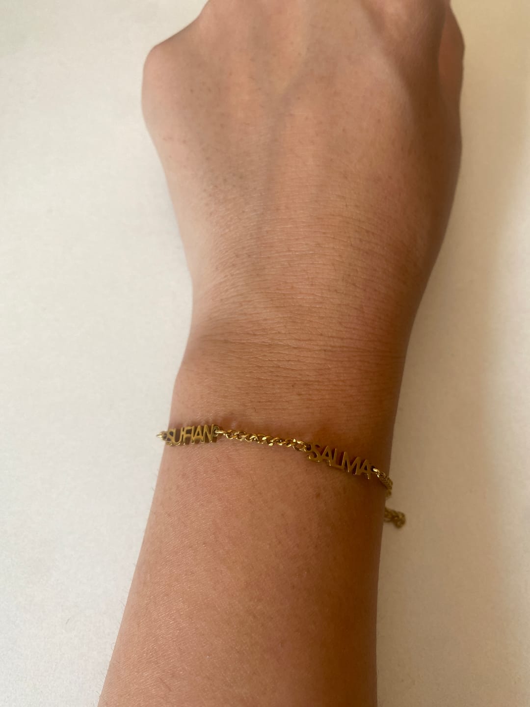 Customer photo review of Pulsera personalizada con nombre
