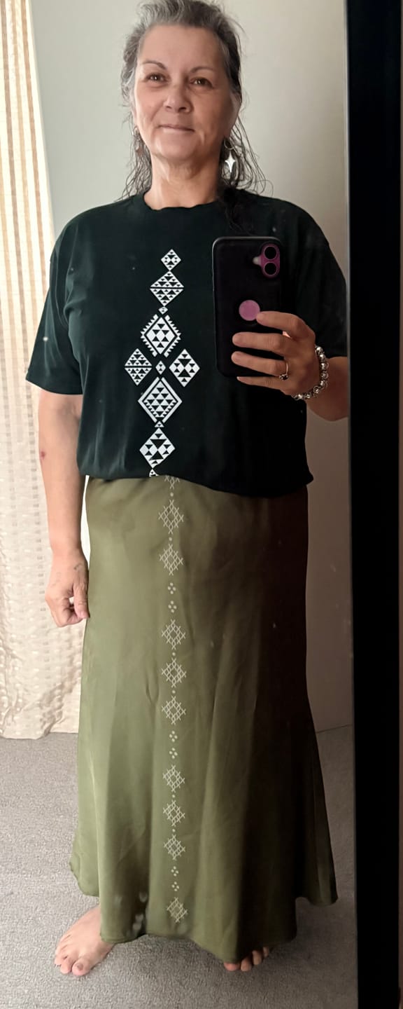 Customer photo review of Taniko Waru Print Tee - Pine Green