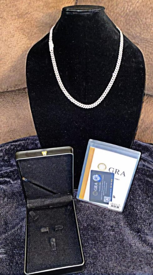 Customer photo review of 8MM 2 Rows VVS Moissanite EDG Cuban Link Chain