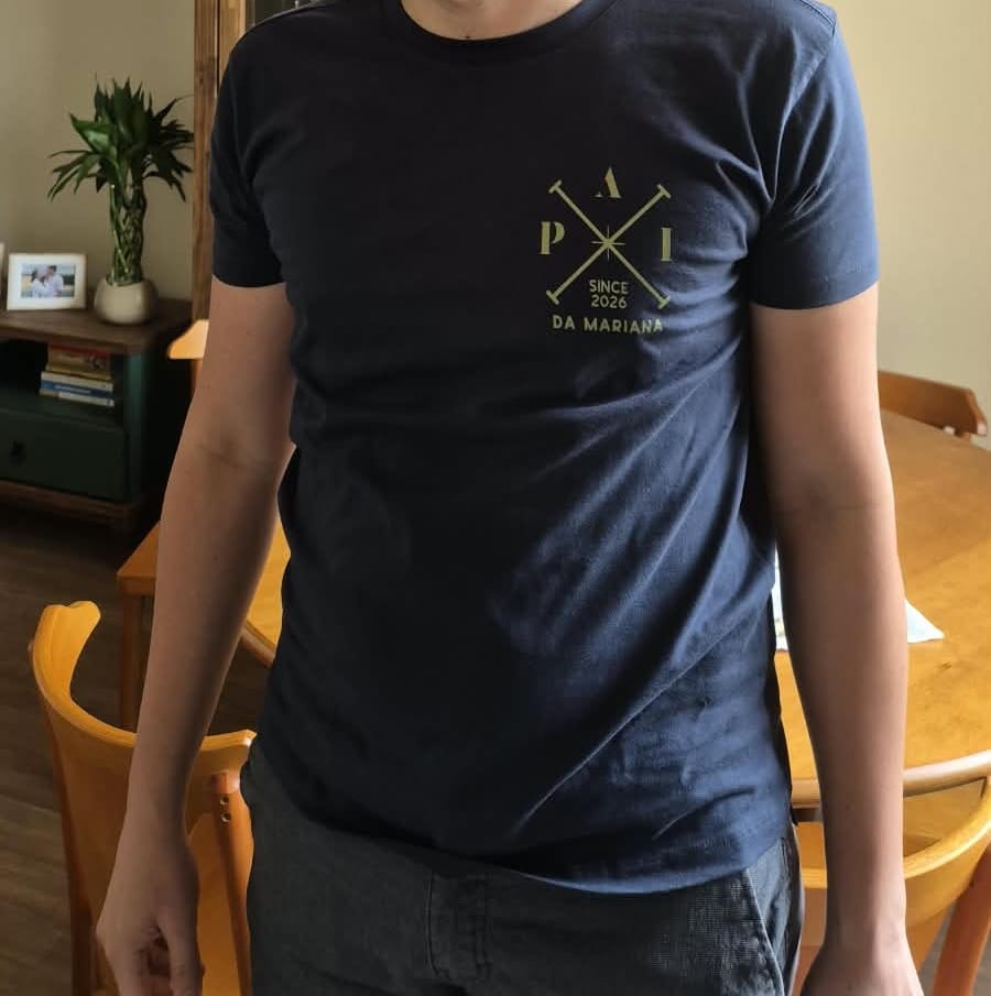Customer photo review of Camiseta Personalizada FAMÍLIA MINIMALISTA (PAI, AVÔ, MÃE, TIO) - Algodão 100%