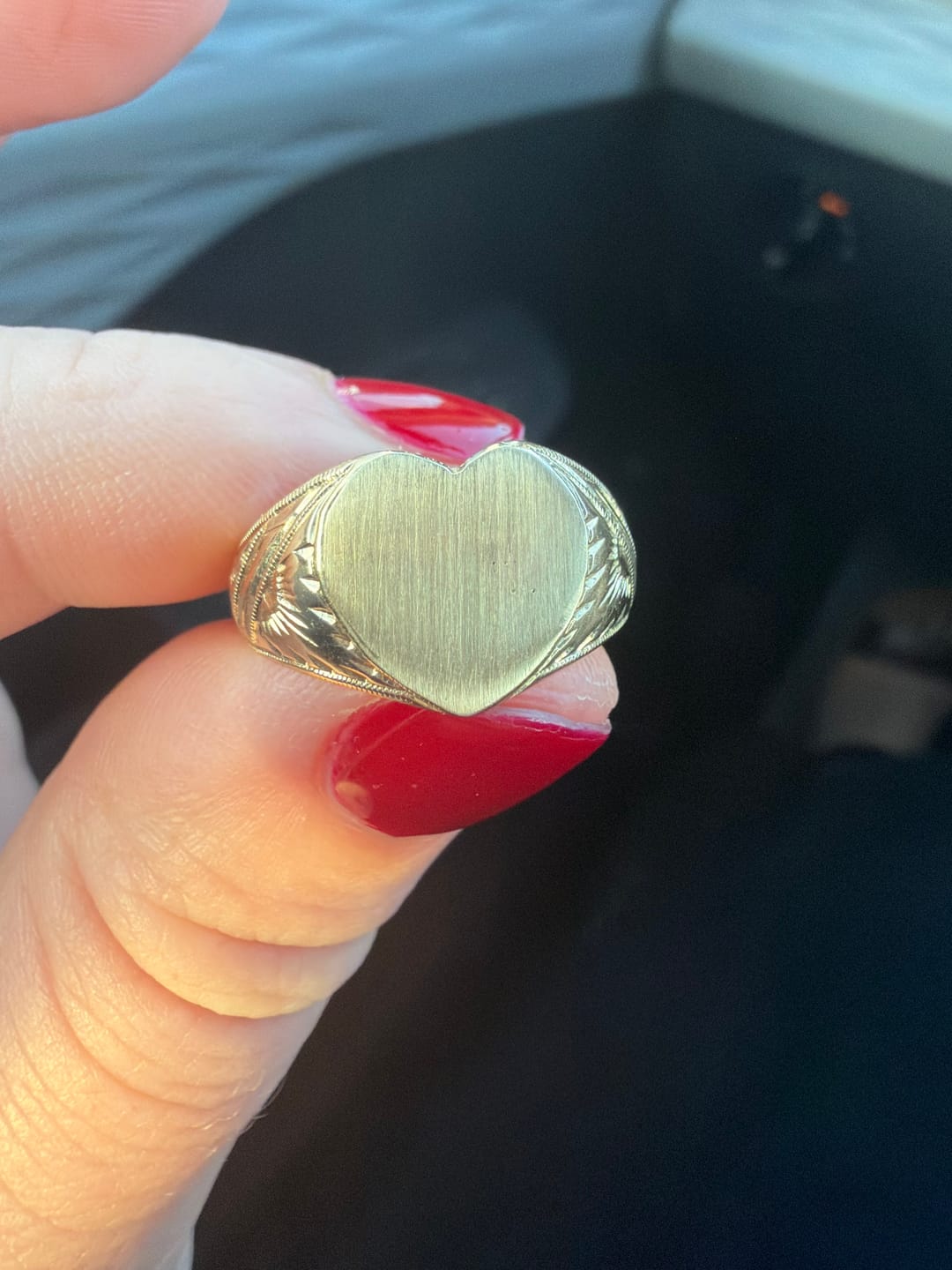 Customer photo review of Vintage 14k Yellow Gold Brushed Decorated Shoulder Heart Signet Ring 7.50