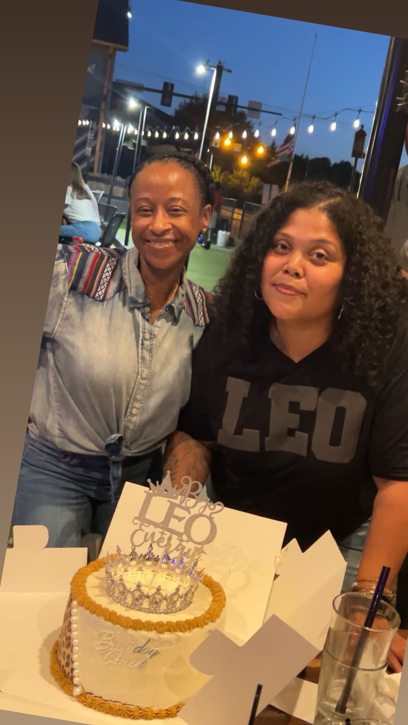 Customer photo review of Puff Leo (Off Black Puff Design)
