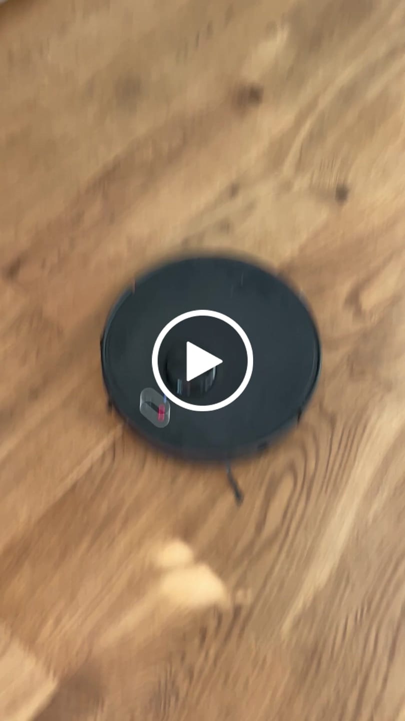 Customer video review of Robotstofzuiger V8 Pro – Volautomatische reiniging met dweilfunctie, slimme navigatie en app-bediening voor moeiteloze schoonmaak