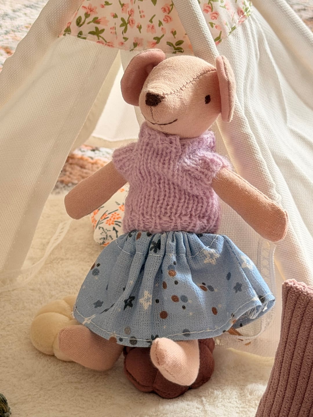 Customer photo review of 5 inch Mouse Kid Pip – Figure for 1:12 Scale Dollhouse Scenes