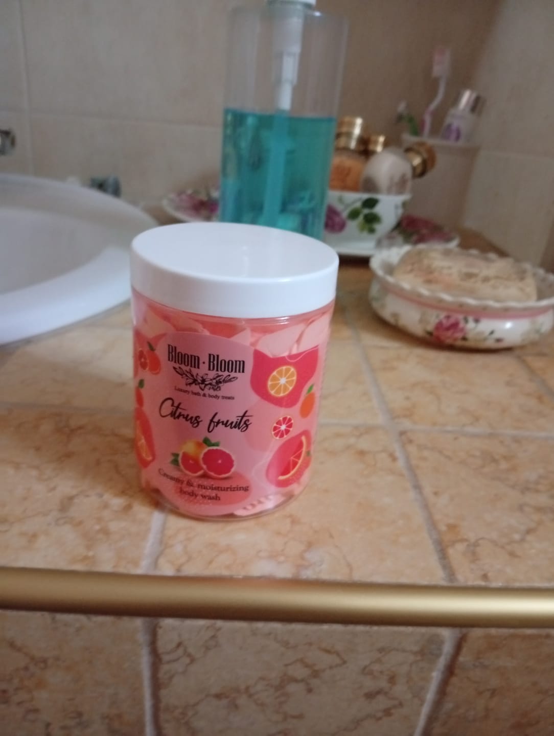 Customer photo review of Σαπουνοπαγωτό Citrus Fruits | Κρεμώδες Αφρόλουτρο με Βούτυρο Καριτέ | 250gr