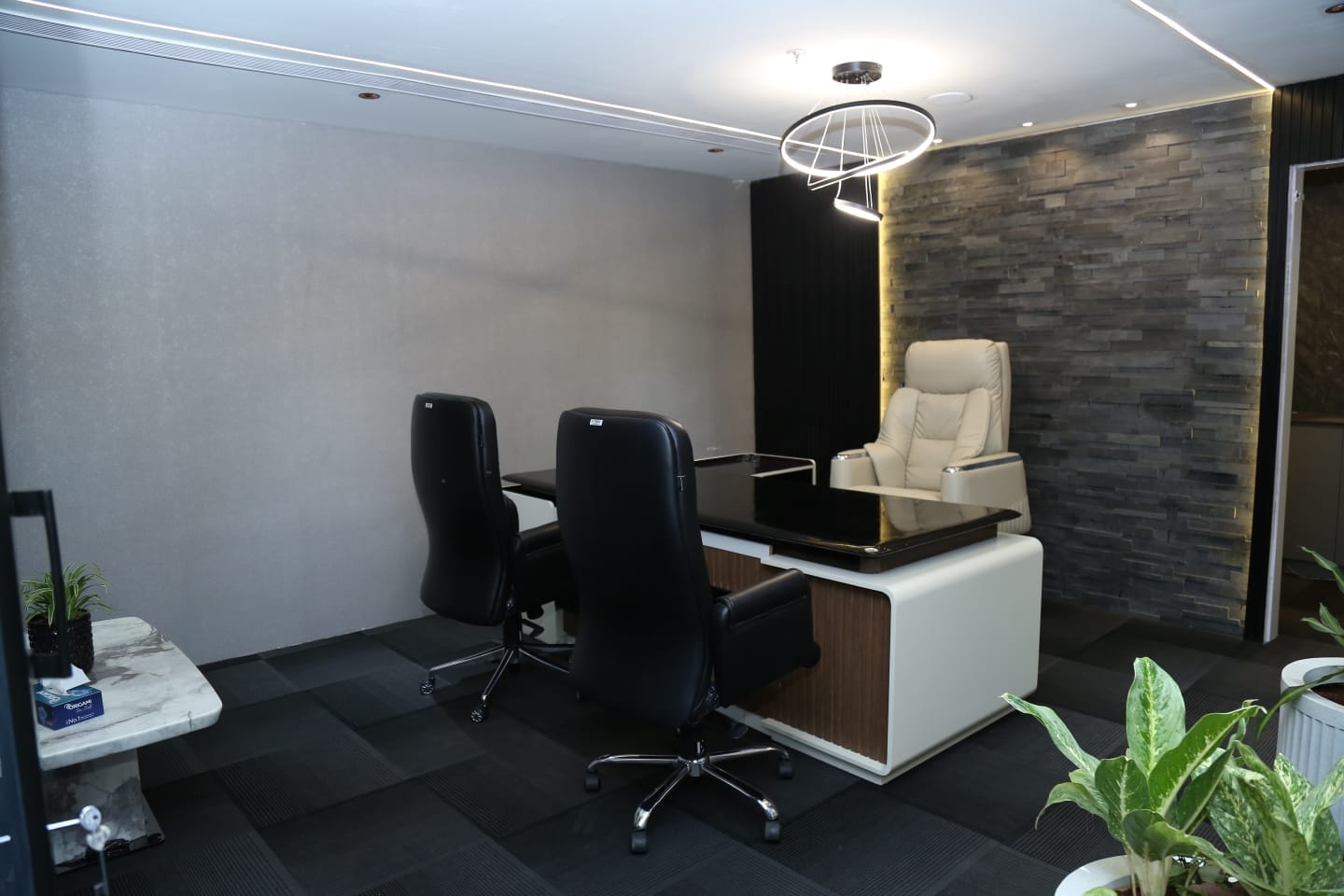 Customer photo review of Ettorez Magnus Premium Leatherette Office Recliner
