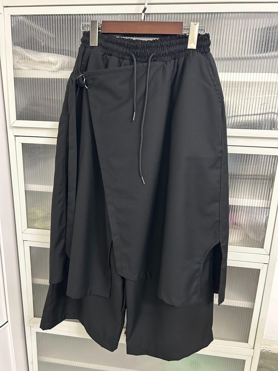 Customer photo review of Yamamoto Drawstring Fake-Two-Piece Culotte Trousers