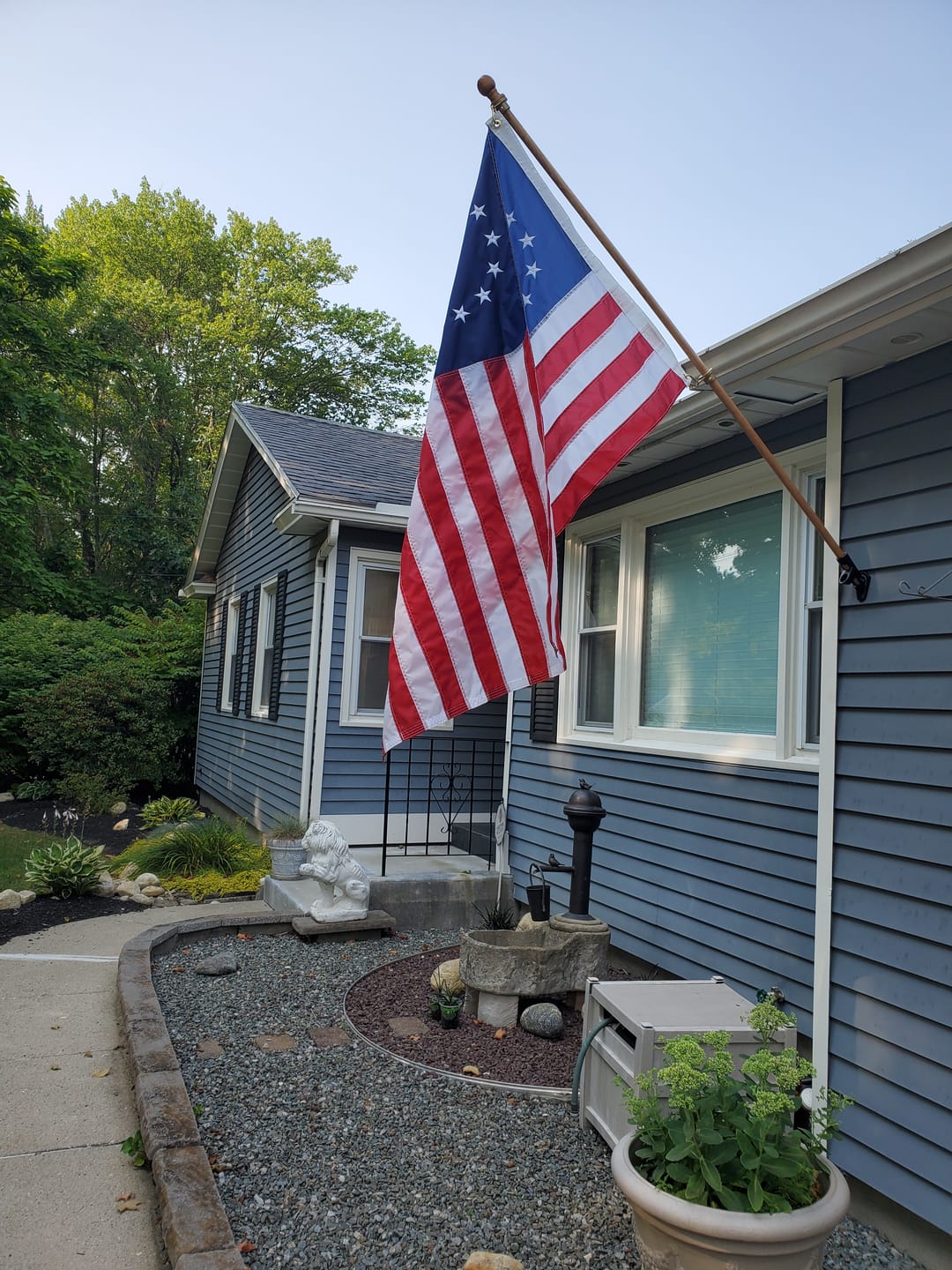 Customer photo review of 3' x 5' Betsy Ross Flag Set