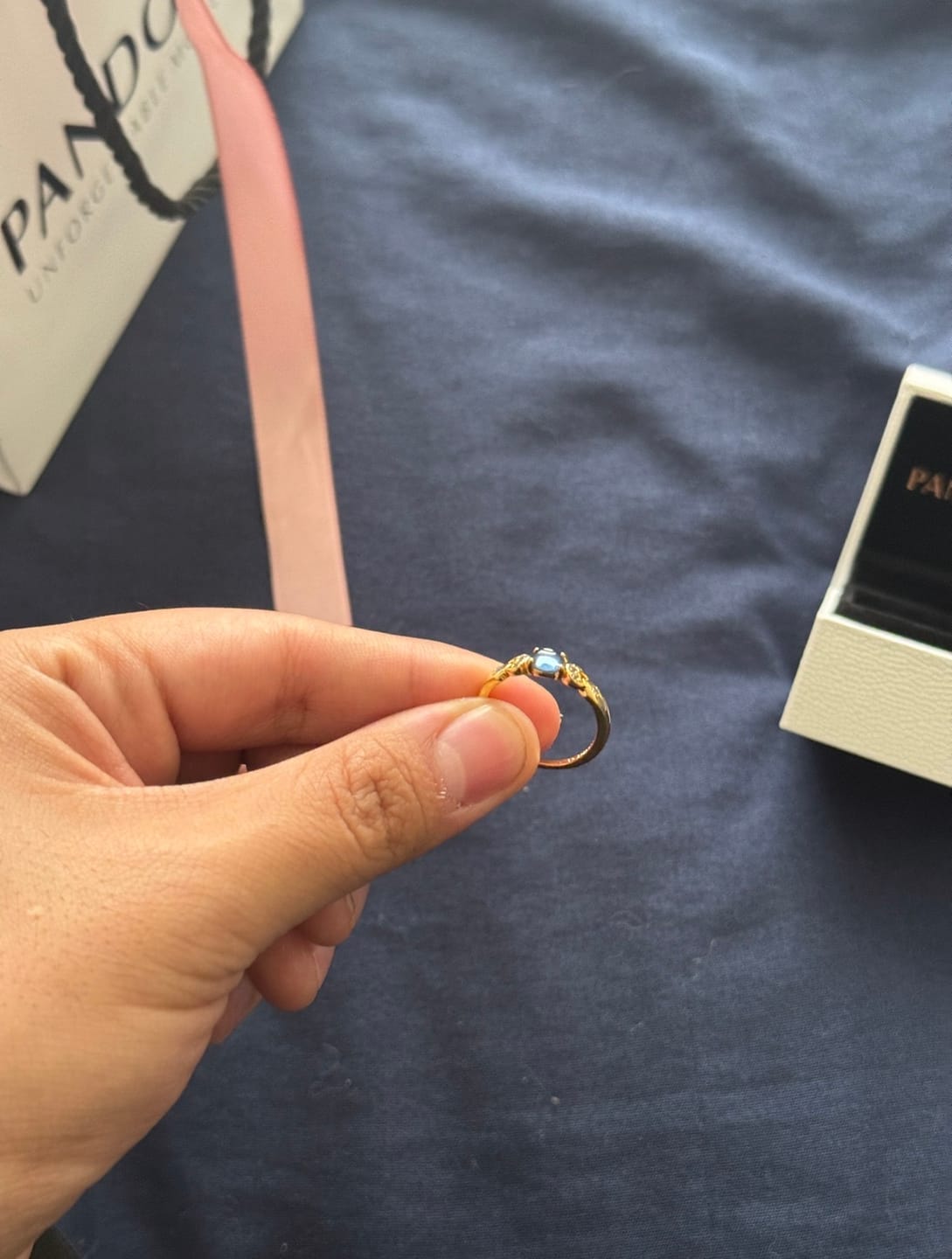 Customer photo review of ANILLO PANDORA PINCESA DISNEY JAZMIN ALADDIN DORADO ORO 14K