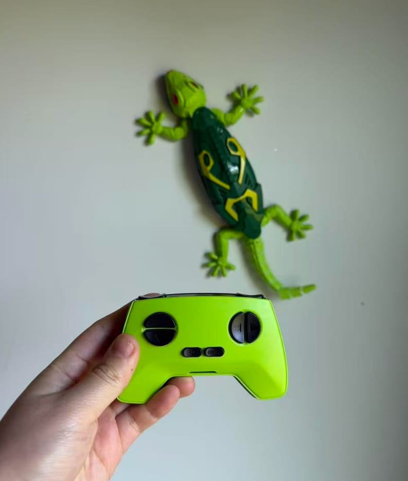 Customer photo review of ChamiCatch™ Lagarto Trepador para Gatos